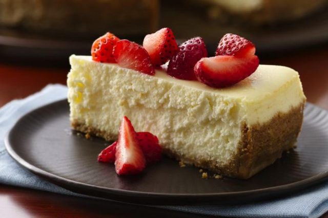 طريقة عمل تشيز كيك الزبادي بالفرن