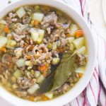 طريقة عمل شوربة البطاطس و البسلة باللحم المفرومة