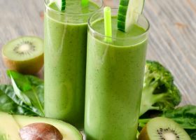 طريقة عمل سموثي الأفوكادو والكيوي للدايت