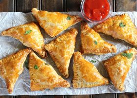 طريقة عمل الفطائر الهندية المنفوخة