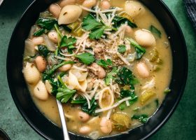 طريقة عمل شوربة المكرونة والسبانخ