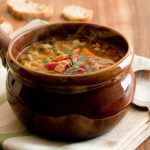 طريقة عمل شوربة العدس بالسجق