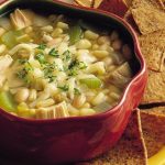 طريقة عمل شوربة ديك رومي بالفاصوليا والكرفس