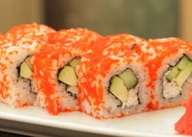 طريقة عمل سوشي بالسلمون لايت