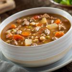 طريقة عمل شوربة اللحم بالجزر والبطاطس