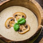 طريقة عمل شوربة المشروم بالشعرية