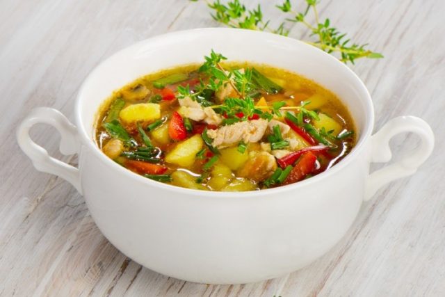 طريقة عمل شوربة خضار بالحمص