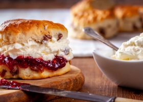 طريقة عمل بسكويت السكونز الخالي من الغلوتين