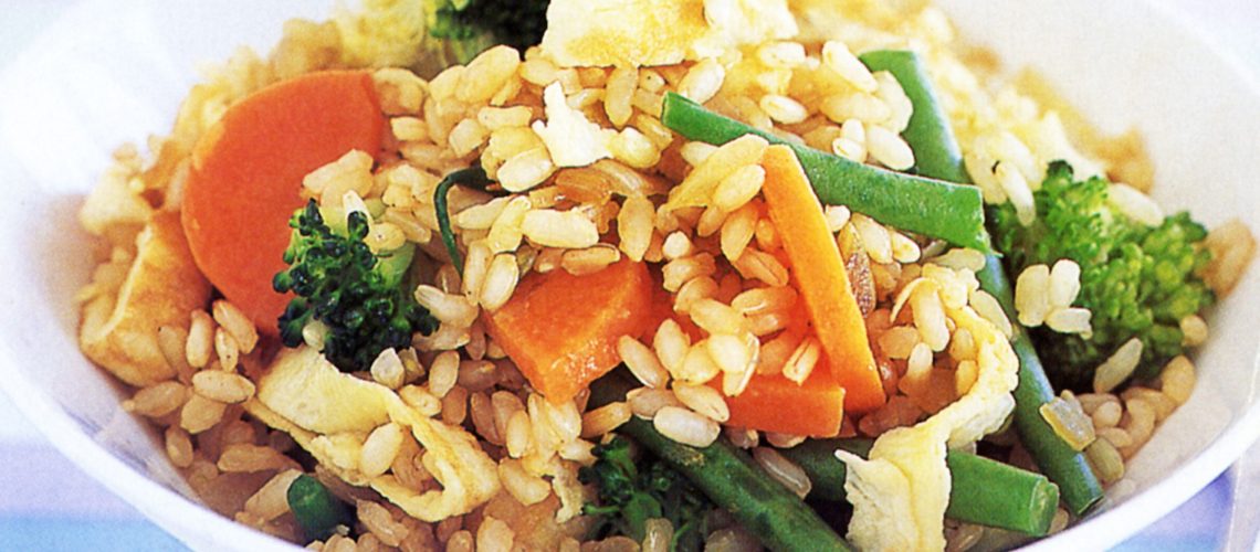 طريقة عمل أرز بنى بالخضروات للدايت