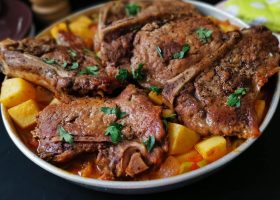 طريقة عمل صينية الريش بالبطاطس والبصل