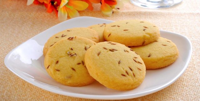 طريقة عمل بسكويت اليانسون بدون بيض