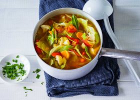 طريقة عمل شوربة الخضار بالكارى