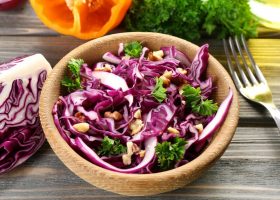 طريقة عمل سلطة الكرنب البنفسجى للدايت