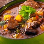 طريقة عمل شوربة الخضار بقطع اللحم