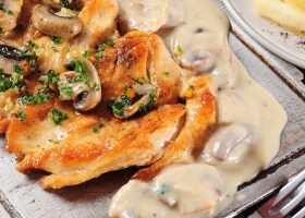 طريقة عمل صدر دجاج مشوي مع الفطر