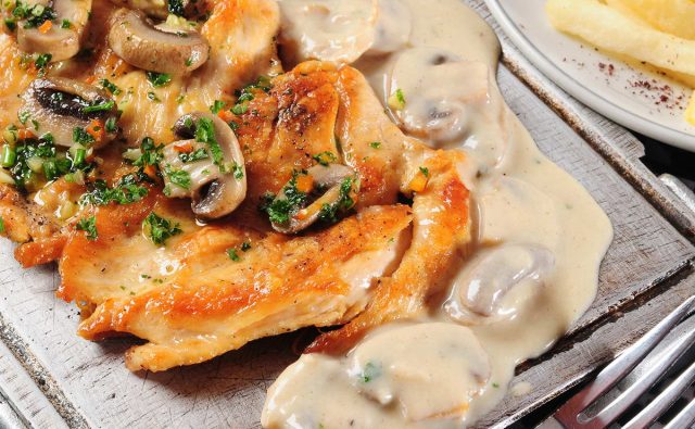 طريقة عمل صدر دجاج مشوي مع الفطر