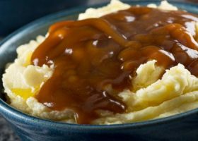 طريقة عمل البطاطس المهروسة بالجريفي صوص