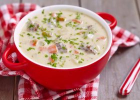 طريقة عمل شوربة الجمبري بزبدة الفول السوداني