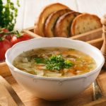 طريقة عمل شوربة الكراث الكريمي بالمستردة