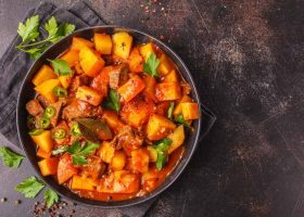 طريقة عمل صنية بطاطس بالفرن