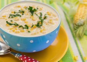 طريقة عمل شوربة الذرة الحلوة الكريمى