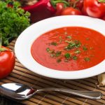 طريقة عمل شوربة الطماطم الحارة