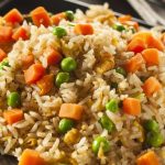 طريقة عمل أرز بني بالخضروات للدايت
