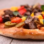 طريقة عمل بيتزا شاورما لحم