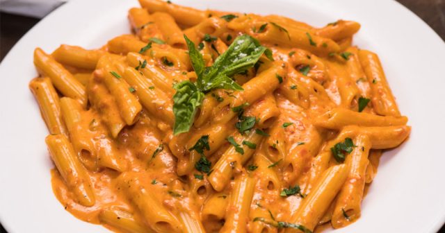 طريقة عمل صوص الباستا الوردي