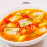 طريقة عمل شوربة السمك الحارة