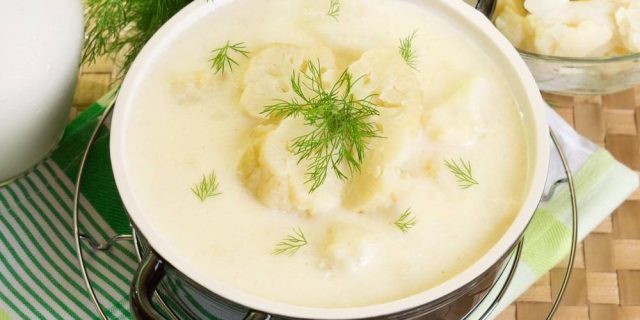 طريقة عمل شوربة قرنبيط بالثوم