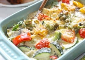 طريقة عمل صينية خضار باللحم المفروم والبشاميل