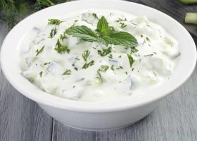 طريقة عمل سلطة الزبادي بالخضار