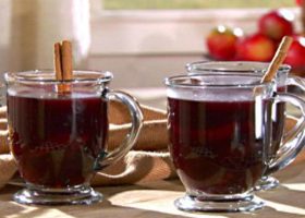 طريقة عمل مشروب الرمان الساخن بالقرفة