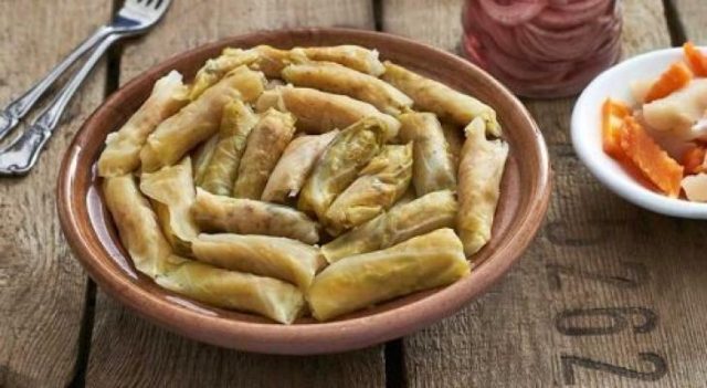 طريقة عمل محشي ملفوف بدون لحم