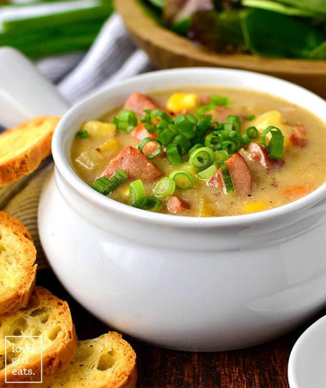 طريقة عمل شوربة الذرة بالسوسيس و البروكلي