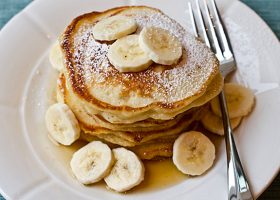 طريقة عمل فطائر الموز بالعسل والقرفة للرجيم