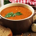 طريقة عمل شوربة العدس بالطماطم والكارى