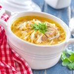 طريقة عمل شوربة الشعرية بقطع الدجاج الحارة