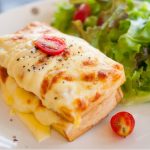 طريقة عمل توست مقلي بالبيض للفطور