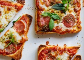 طريقة عمل بيتزا التوست