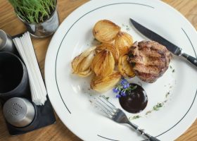 طريقة عمل صينية لحمة شرائح بالبصل