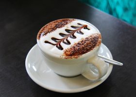 طريقة عمل النسكافية بالشوكلاتة والحليب