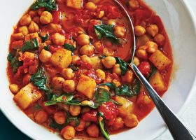 طريقة عمل شوربة الفاصوليا بالحمص