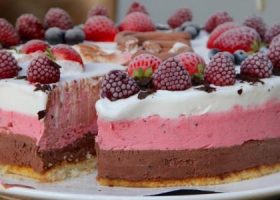 طريقة عمل كيكة اسفنجية بالآيس كريم