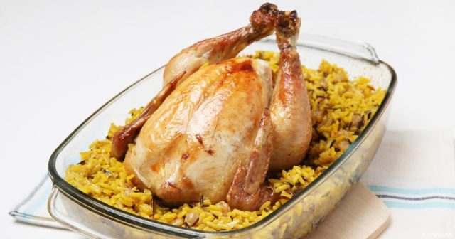 طريقة عمل الأرز الأصفر بالدجاج