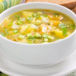 طريقة عمل شوربة الخضار بالطماطم والكاري