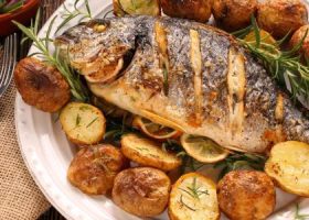 طريقة عمل سمك الهامور محشي بالفرن