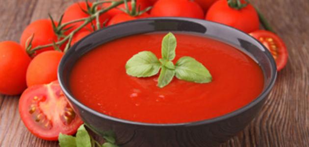 طريقة عمل شوربة الطماطم بالثوم والريحان