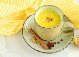 طريقة عمل حليب بالزنجبيل والعسل